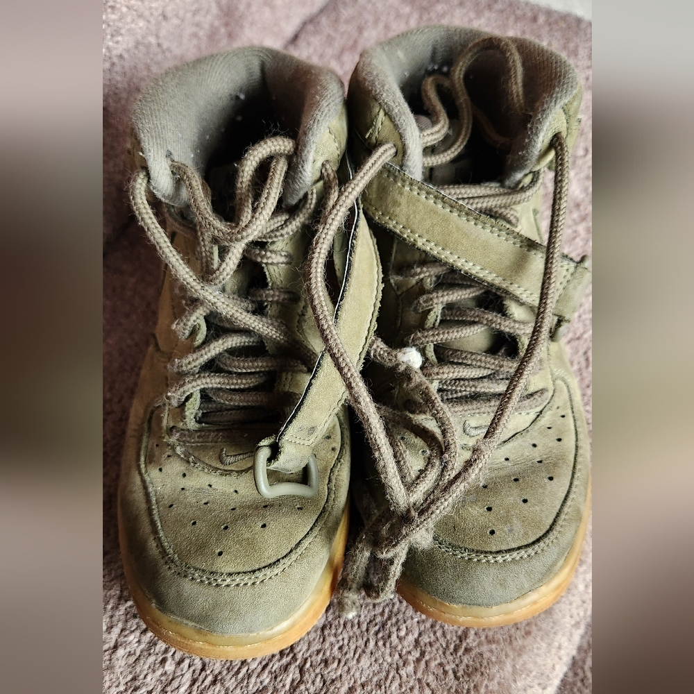 Nike Kids Olive High-Top with Gum Sole Sneakers, 1Y